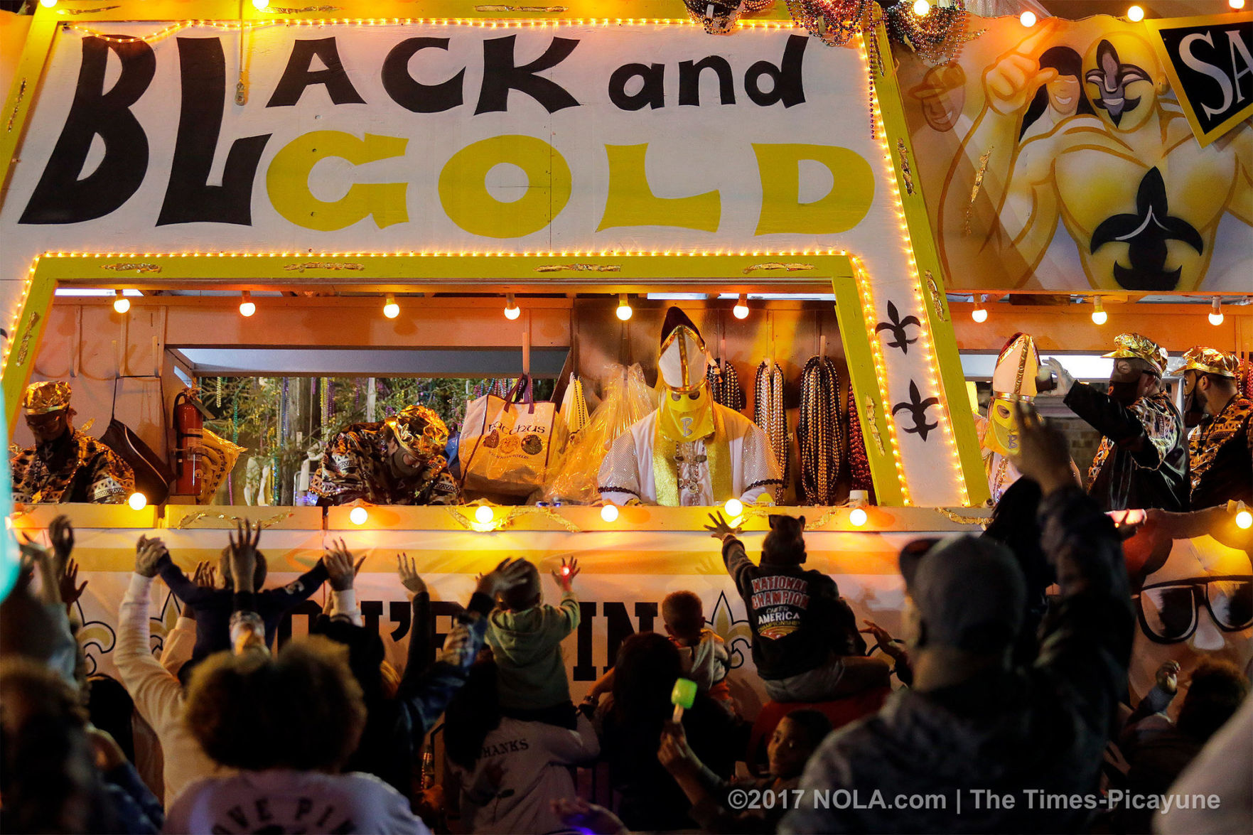 Krewe of Bacchus 2017 rolls in New Orleans: See Mardi Gras parade photos